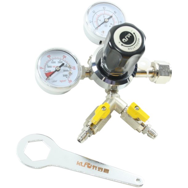 Regulator 0-4 bar til CO2 flaske med 2 udgang og 2 manometer